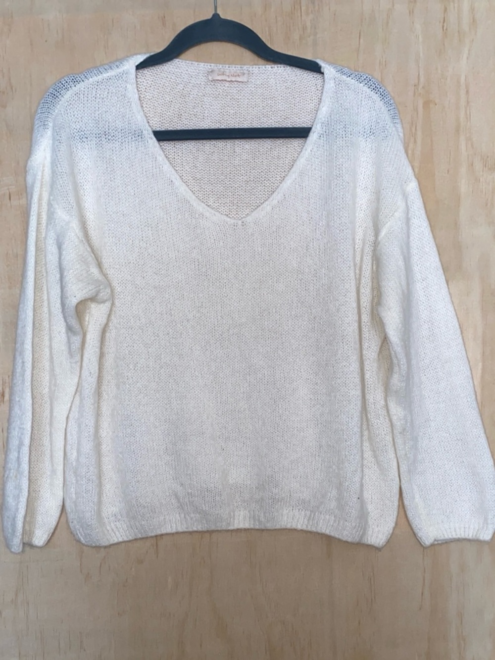 Women's white V-Neck Lightweight Sweater